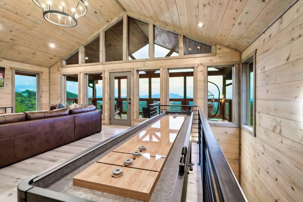 New Luxury Cabin With Stunning Mountainviews,Hottub, Firepit, Fireplace,2 Kingbeds, 2 Covereddecks,Bbqgrill, Shuffleboard And Pool Access Sevierville Kültér fotó