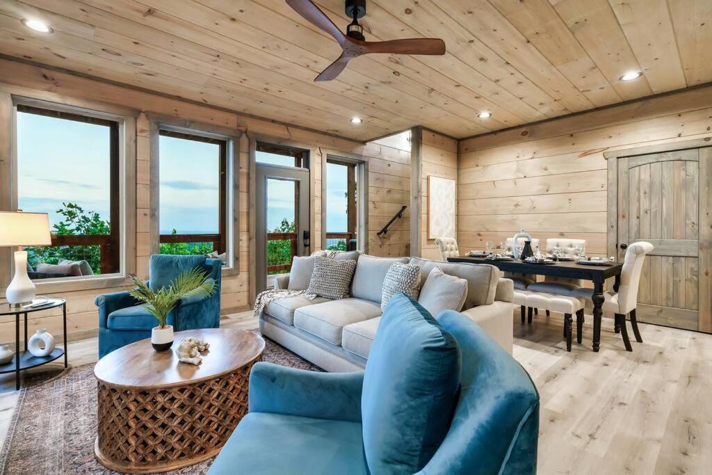 New Luxury Cabin With Stunning Mountainviews,Hottub, Firepit, Fireplace,2 Kingbeds, 2 Covereddecks,Bbqgrill, Shuffleboard And Pool Access Sevierville Kültér fotó
