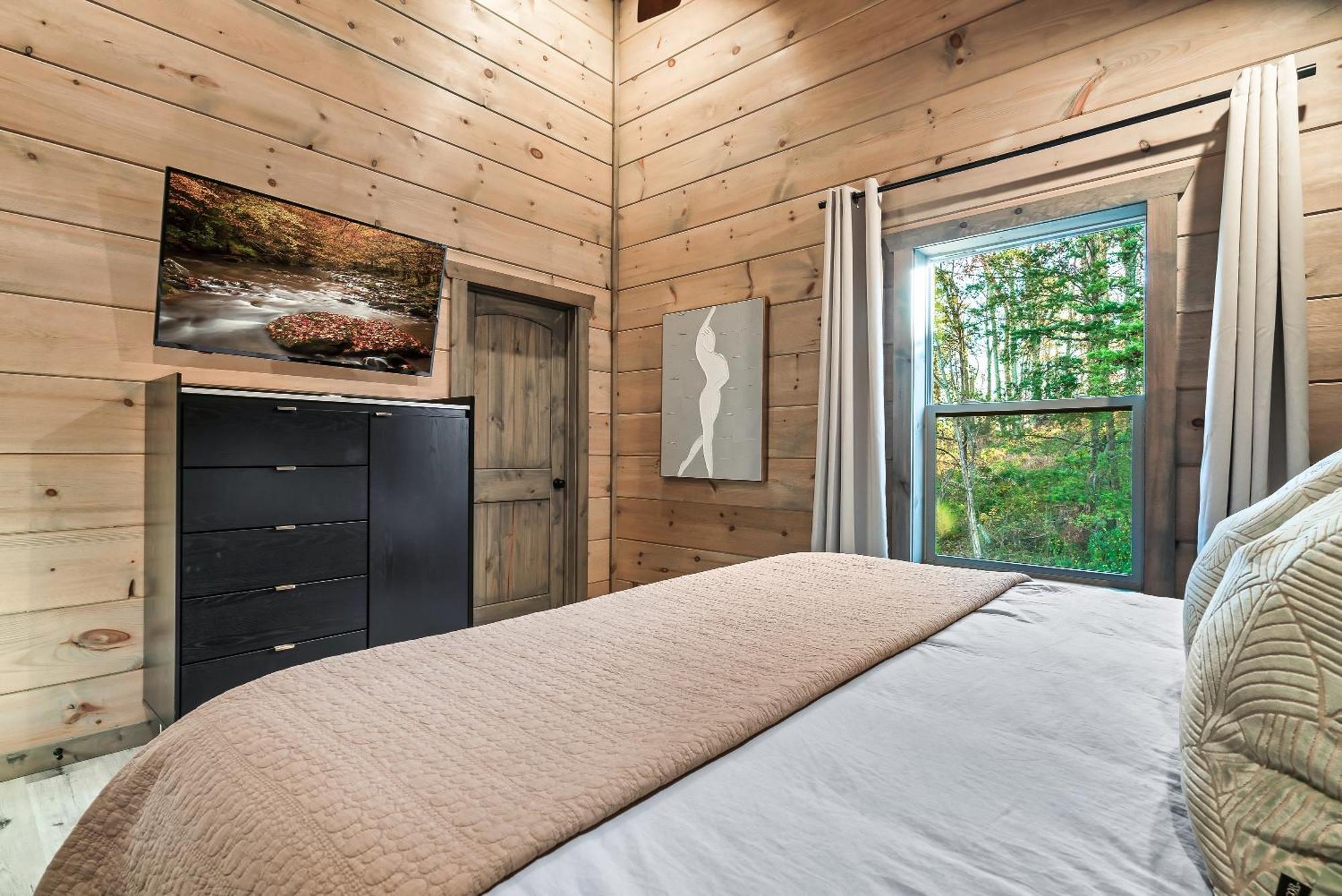 New Luxury Cabin With Stunning Mountainviews,Hottub, Firepit, Fireplace,2 Kingbeds, 2 Covereddecks,Bbqgrill, Shuffleboard And Pool Access Sevierville Kültér fotó